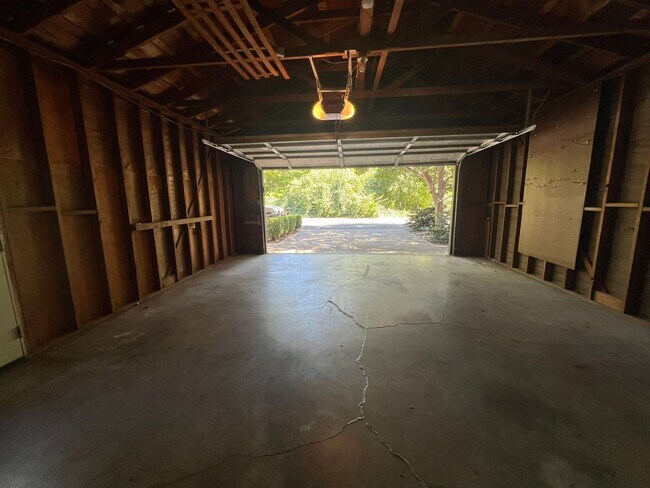 Building Photo - Immaculate 3/2 Near Big Chico Creek-Must See!