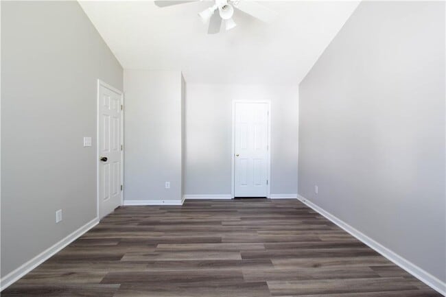 Building Photo - 2401 Oxwell Way