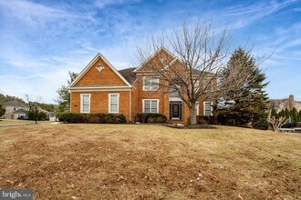 Building Photo - 15053 Doral Pl