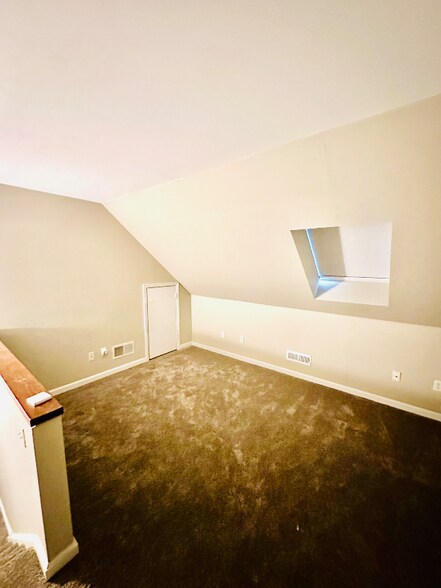 Building Photo - 713 Autumn Trce