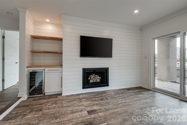 Building Photo - 646 Portside Dr