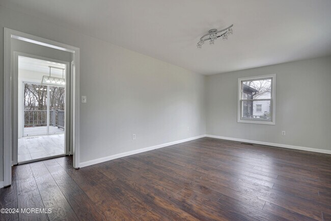 Building Photo - 13 Swain Ave