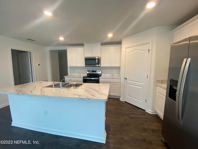 Building Photo - 2773 Oak Stream Dr