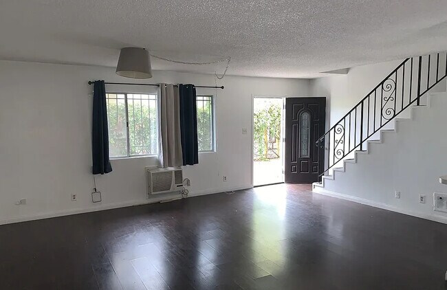 Building Photo - 2412 S Shenandoah St