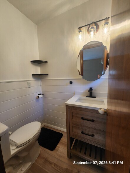 1/2 bathroom - 218 1/2 Wyalusing St