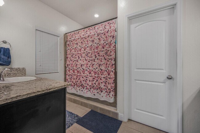 Building Photo - Newly Built Lennar Home in Northwest Fresno