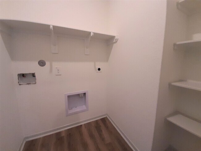 Building Photo - 23410 Chiasso St
