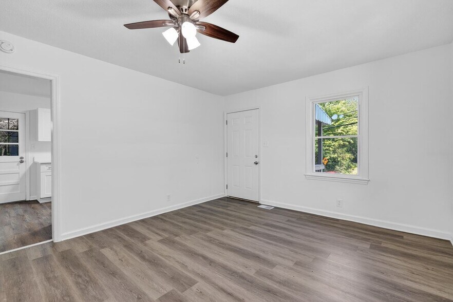 Building Photo - 2036 McPherson Dr
