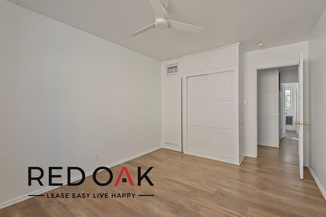 Building Photo - Charming and Spacious One Bedroom with Lov...