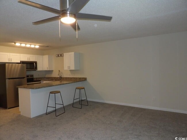 Building Photo - 1095 Plantation Dr