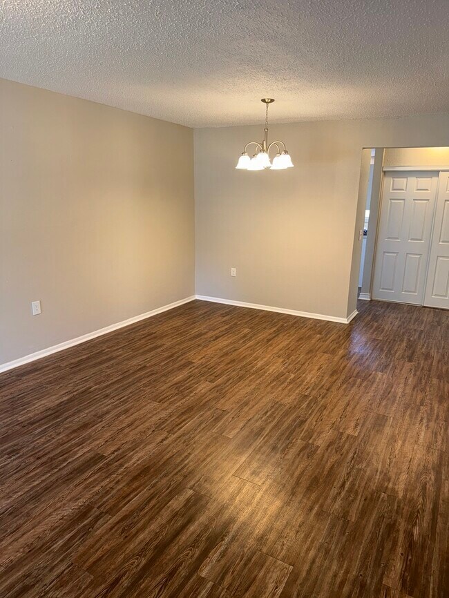 Building Photo - 6011 Little Brandywine Crk