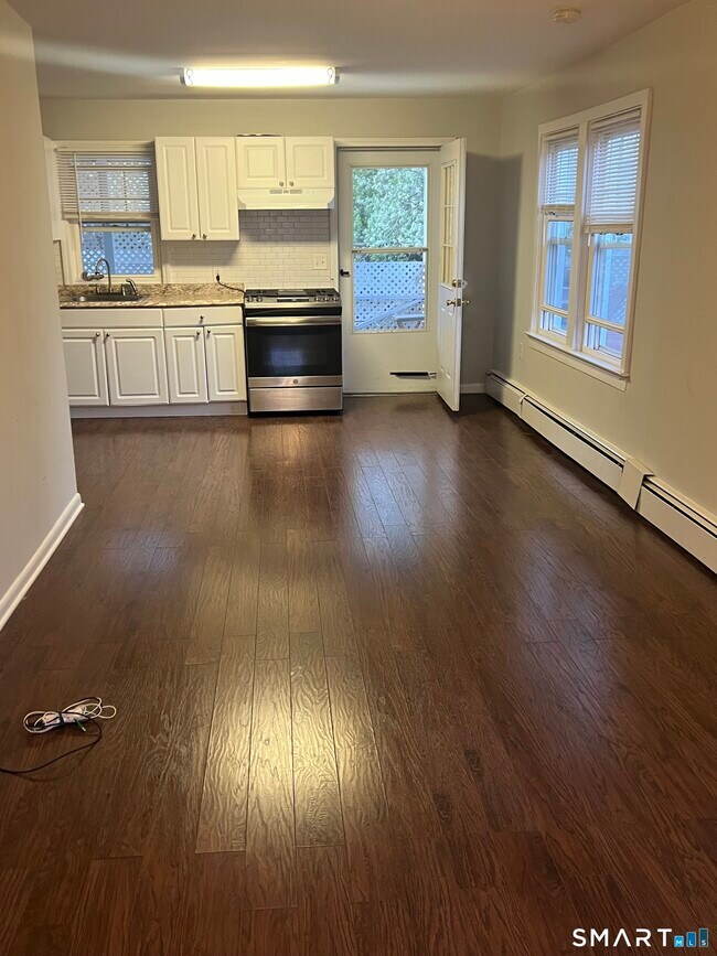 Building Photo - 104 Palmer Ave