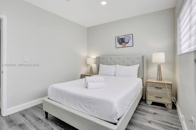 Building Photo - 10006 E Bay Harbor Dr