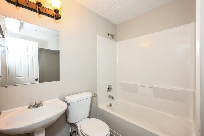 Building Photo - 2660 Windstream Way NW