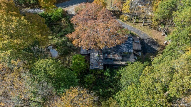 Building Photo - 16 Old Wagon Rd