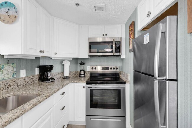Building Photo - 2700 N Ocean Blvd