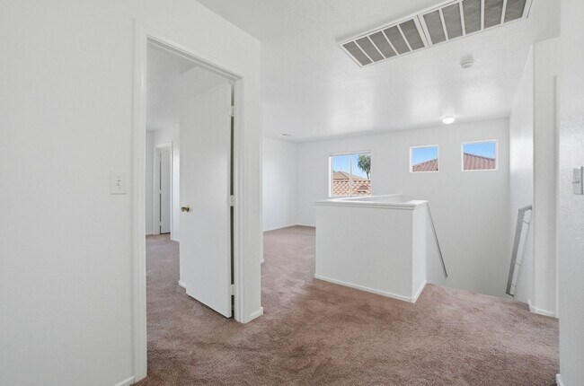 Building Photo - Stunning 4 bedroom home In North Las Vegas