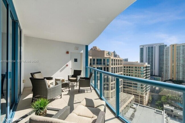 Building Photo - 333 Las Olas Way