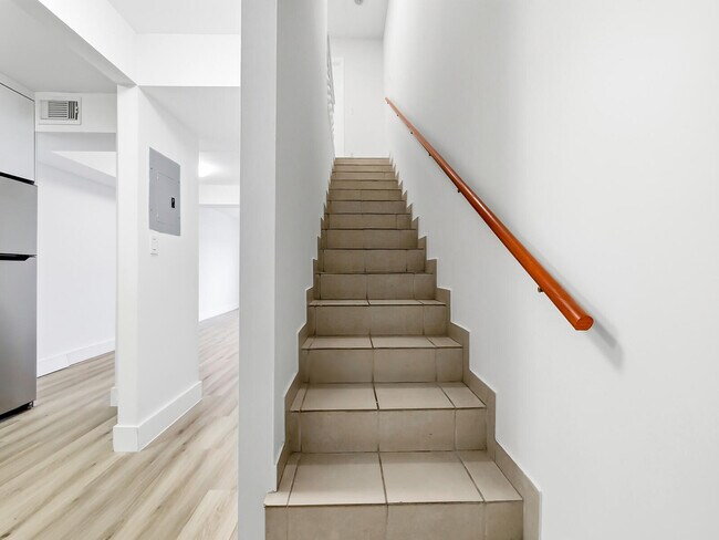 Building Photo - 2925 W 80th St