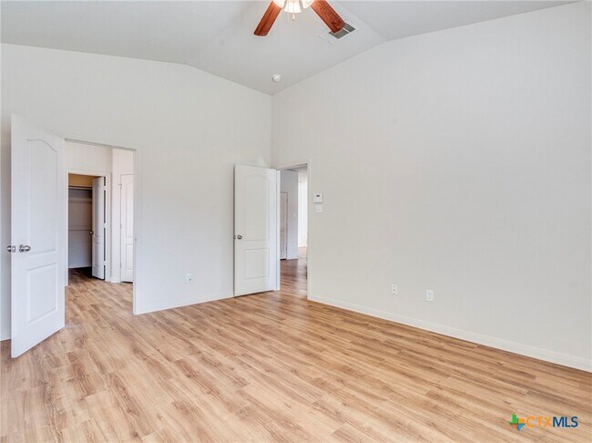 Building Photo - 209 Buckingham Dr