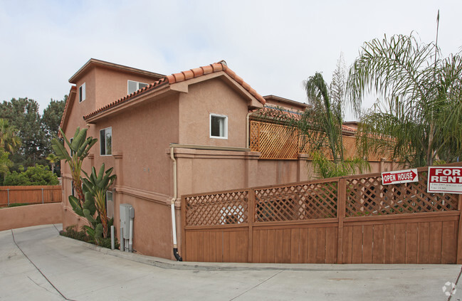 Primary Photo - 4484 W Point Loma Blvd
