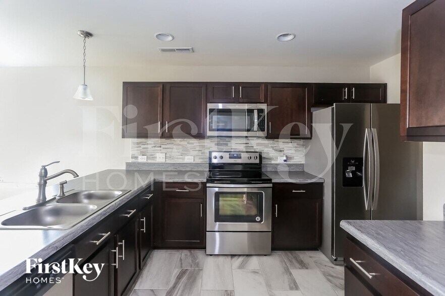 Building Photo - 3978 Tersk Dr