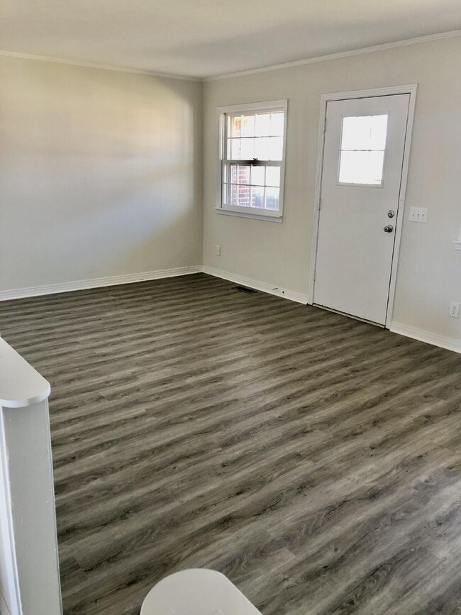Building Photo - 3-Bedroom 2-Bathroom Home with 2 car garage  in Prime Cookeville Location!