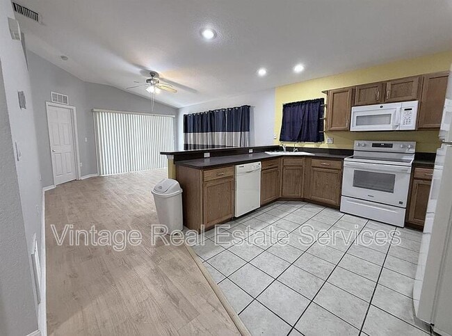 Building Photo - 1719 Hammocks Ave