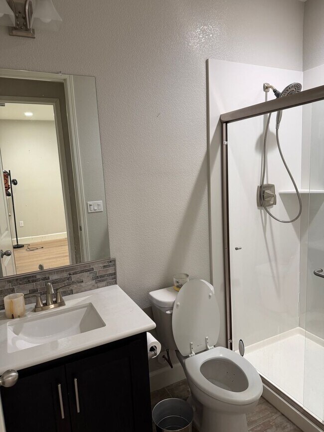 Building Photo - Beautiful Upgraded 4 Bed 3 Bath home in San Ramon Gale Ranch