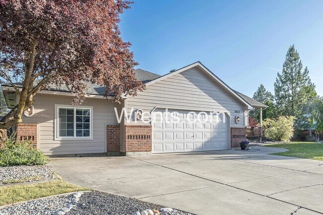 Building Photo - Beautiful 6 bed Highly Desirable Colbert Area!