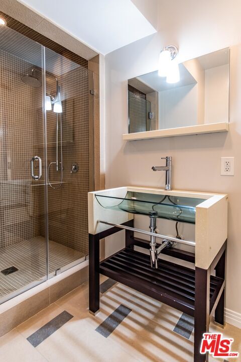 Building Photo - 619 N Rodeo Dr