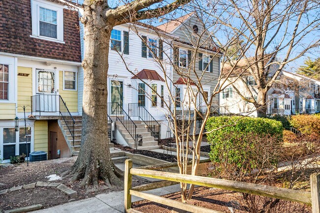 Building Photo - 1534 Lowell Ct