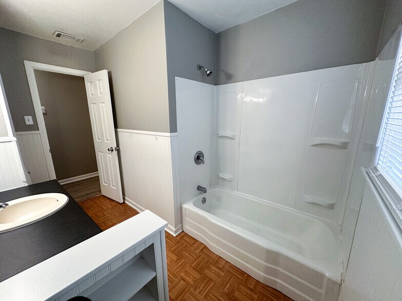 Building Photo - 2801 53rd St