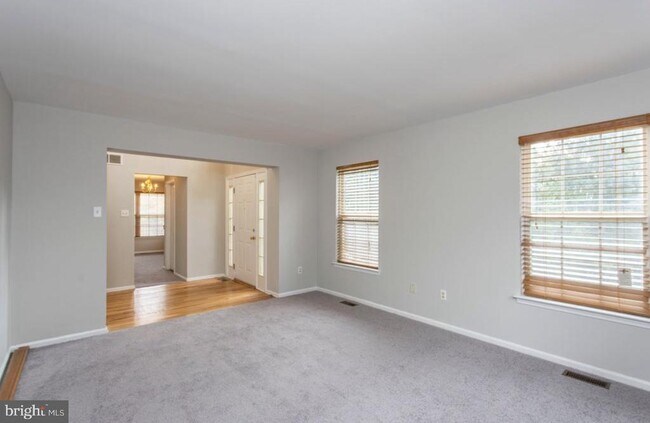 Building Photo - 105 Farrington Ct