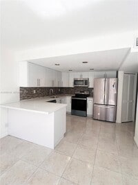 Building Photo - 3770 SW 59th Terrace