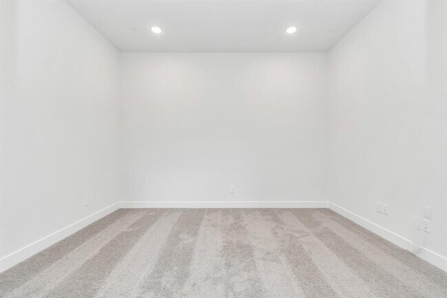Building Photo - 21118 Chelton Bch Dr