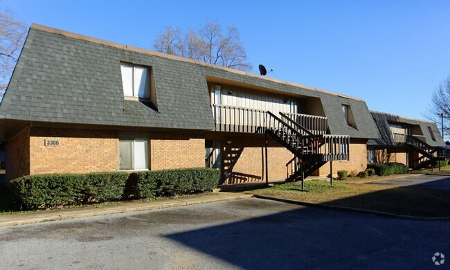 Building Photo - Camelot Apartments