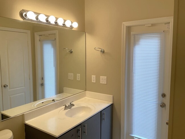 Building Photo - 3733 Lancewood Dr