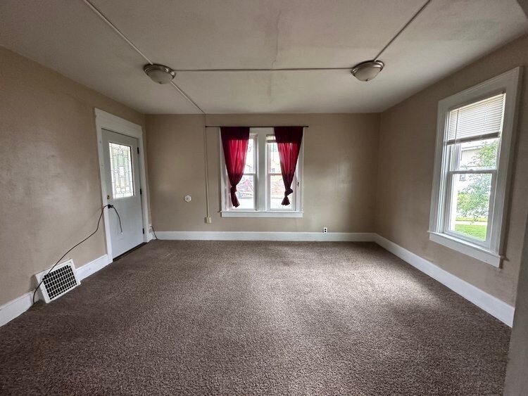 Building Photo - 208 N Cleveland St