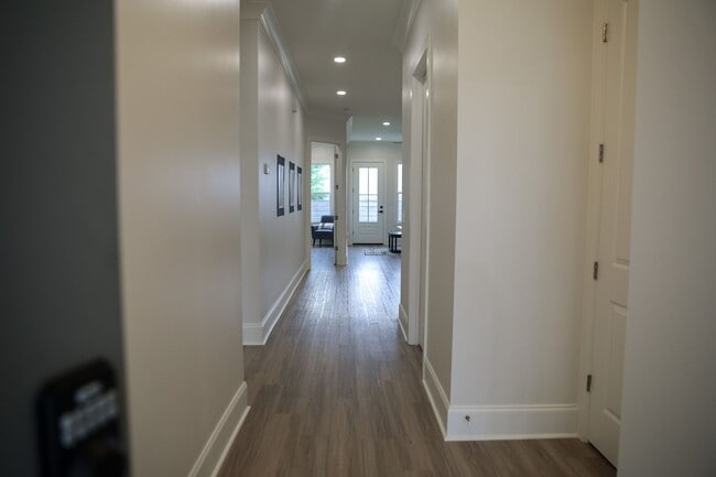 Building Photo - Brand New Single Story Furnished Townhome!