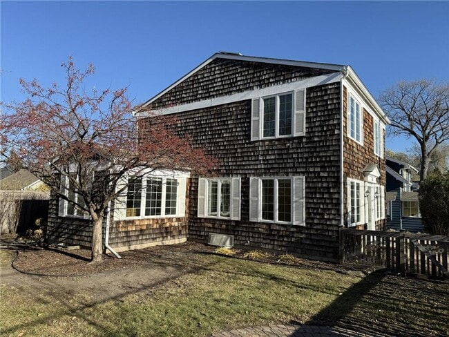 Building Photo - 709 Wayzata Blvd E