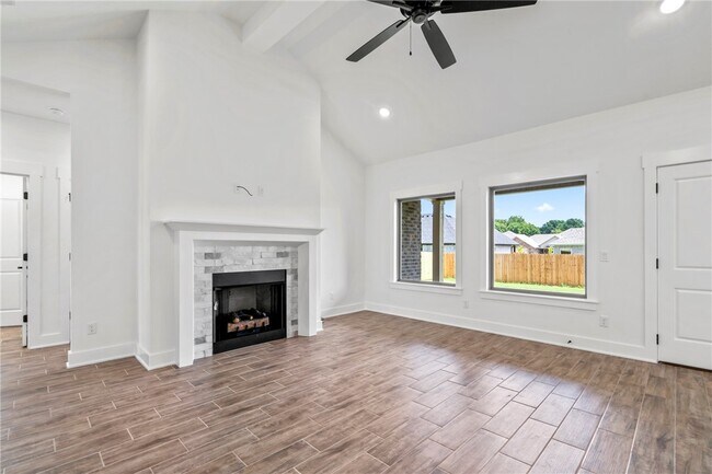 Building Photo - 110 N Banner Ave