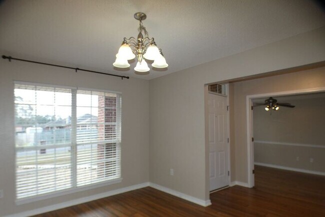 Building Photo - 4766 Thousand Oaks Blvd