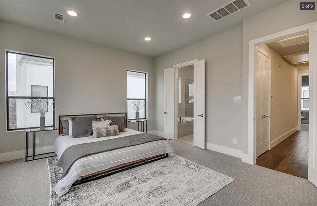 Building Photo - 5713 Larkin St