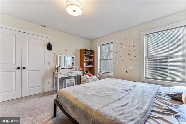 Building Photo - 321 Middletown Rd