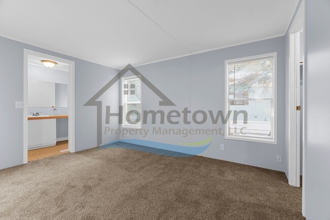 Building Photo - 3 Bedroom 2 Bathroom Home with Off-Street ...