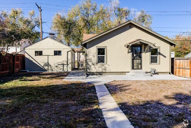 Front of the House - 915 Irving St