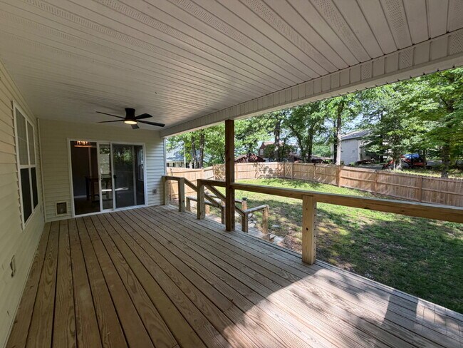Building Photo - 1270 Skyview Dr