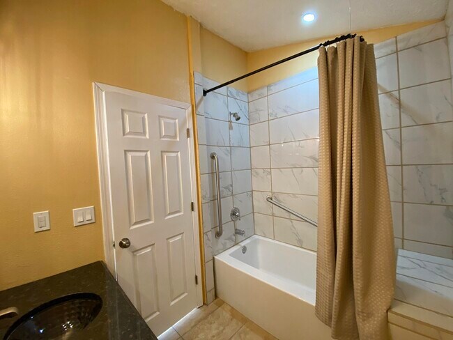 Building Photo - 72 Aspen Dr