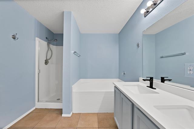 Building Photo - 1477 Greenbrook Dr